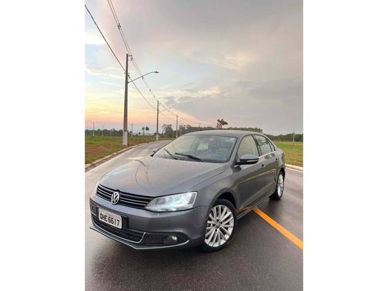 VOLKSWAGEN JETTA 2.0 TSI HIGHLINE 211CV GASOLINA 4P TIPTRONIC VOLKSWAGEN JETTA 2.0 TSI HIGHLINE 211CV GASOLINA 4P TIPTRONIC